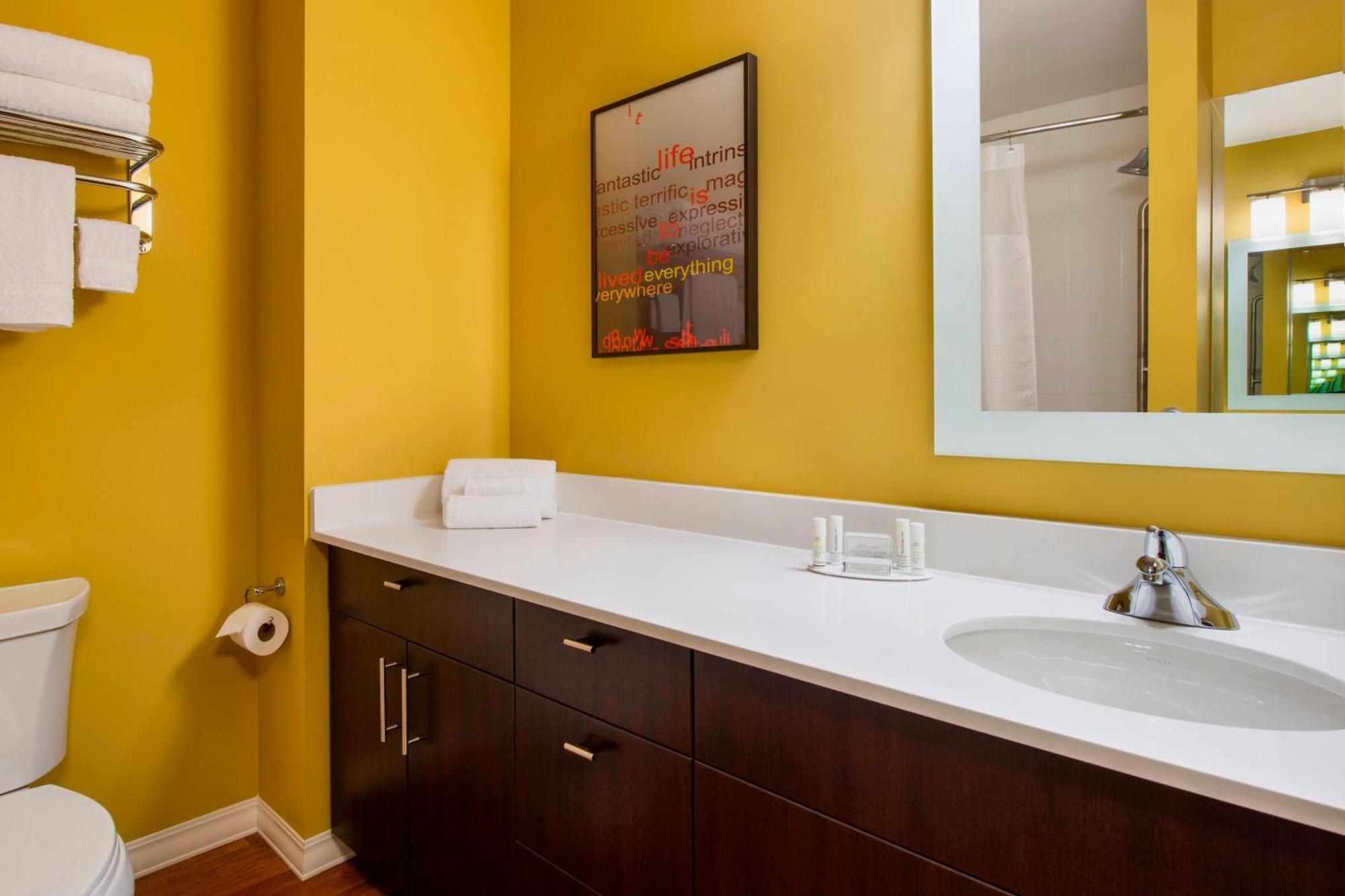 Towneplace Suites By Marriott Red Deer Dış mekan fotoğraf